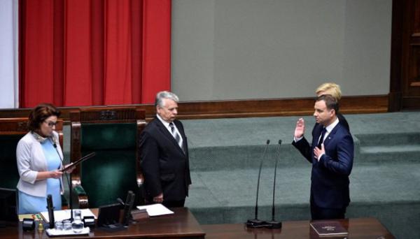 Анджей Дуда принял присягу президента Польши (ФОТО)