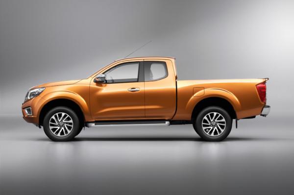 Nissan готовит премьеру обновленного NP300 Navara (ФОТО)