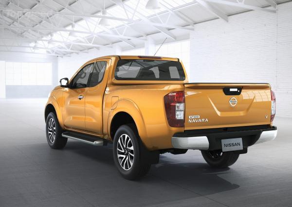 Nissan готовит премьеру обновленного NP300 Navara (ФОТО)