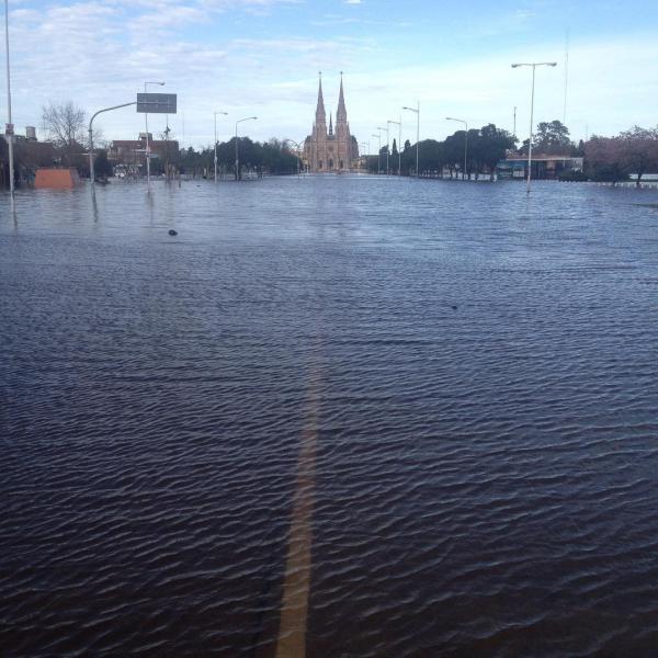 Стихийное бедствие: последствия ливней в Аргентине (ФОТО)