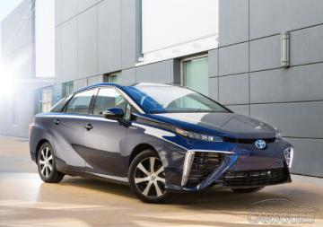 Toyota принимает заказы на водородные автомобили Mirai (ФОТО)