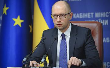 Яценюк рассказал украинцам, как нужно экономить на коммунальных тарифах