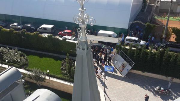 Штурм дворца. Как живет Сергей Кивалов (ФОТО)