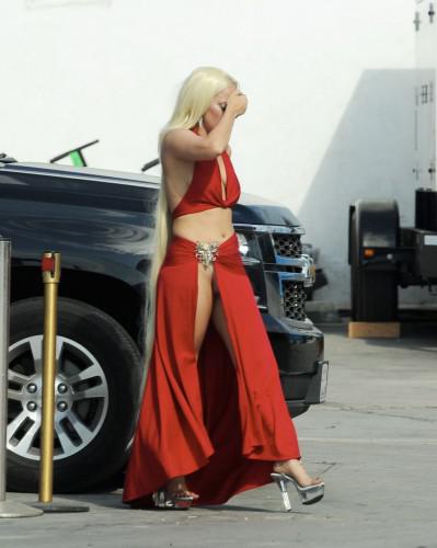Леди Гага снова удивила мир своим нелепым нарядом (ФОТО)