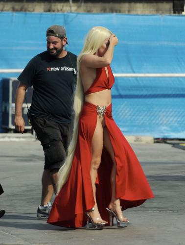 Леди Гага снова удивила мир своим нелепым нарядом (ФОТО)