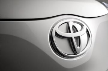 В Сети появились снимки нового поколения Toyota Prius (ФОТО)