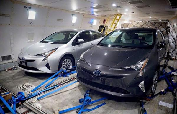 В Сети появились снимки нового поколения Toyota Prius (ФОТО)