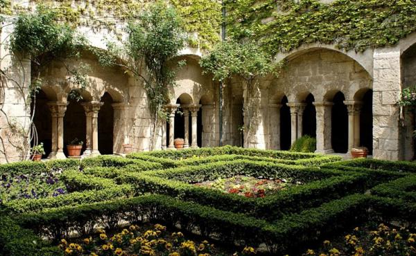 Saint Paul de Mausole – самое жуткое место Прованса (ФОТО)