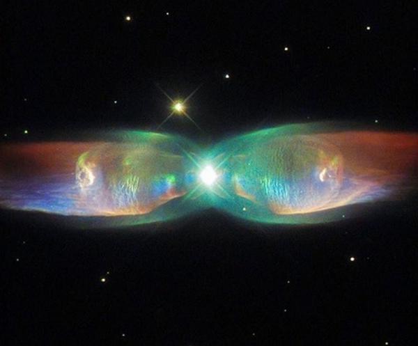 Потрясающее явление. NASA удалось заснять «космическую бабочку» (ФОТО)