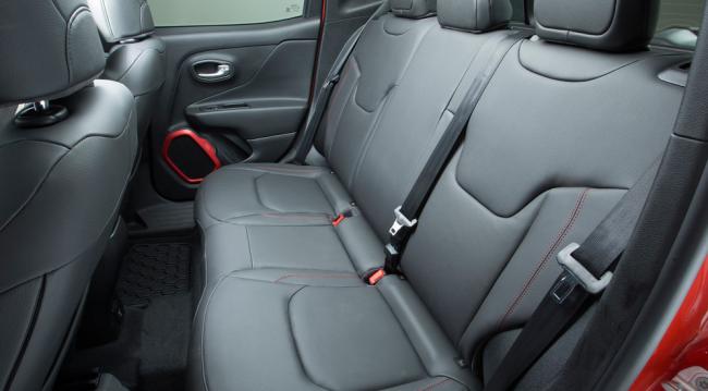 Модель Jeep Renegade пришлось отозвать из-за хакеров (ФОТО)