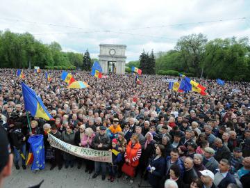 Отставка президента! Протестующие в Молдове выдвинули свои условия