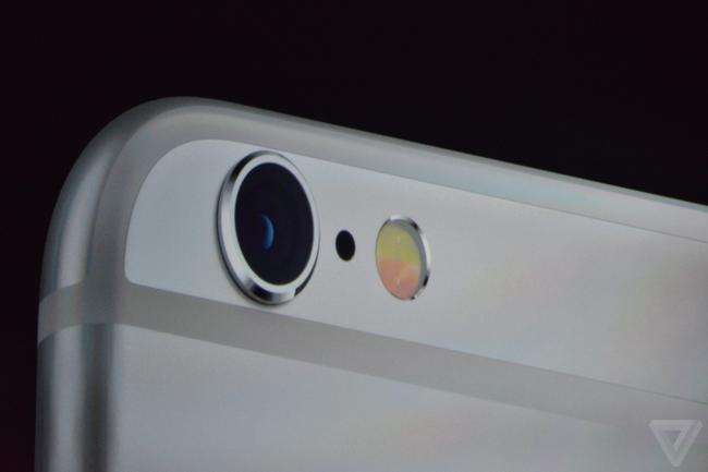 Apple представила новое поколение iPhone (ФОТО)