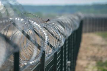 Венгрия и Румыния поссорились из-за забора на границе
