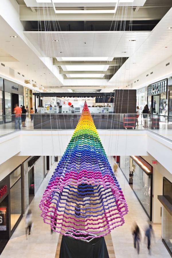 Объем и краски. Гипнотические скульптуры из бумаги (ФОТО)