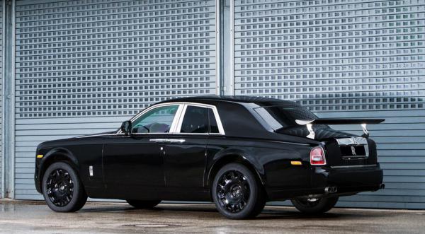 Rolls-Royce готовит свой первый кроссовер (ФОТО)