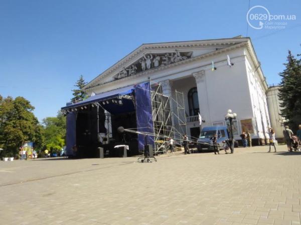Мариуполь готовится к финалу фестиваля «Червона Рута» (ФОТО)
