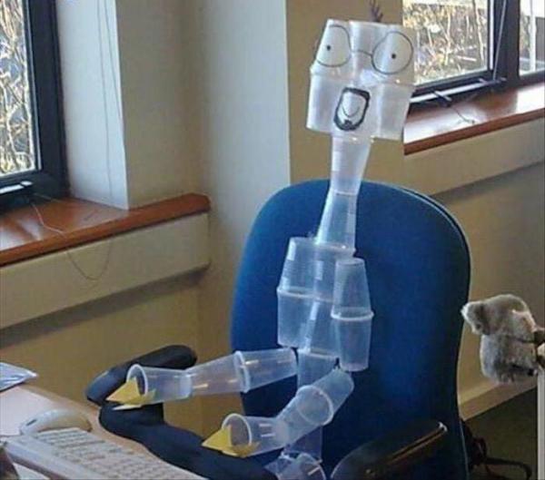 Как весело проводить время на работе (ФОТО)