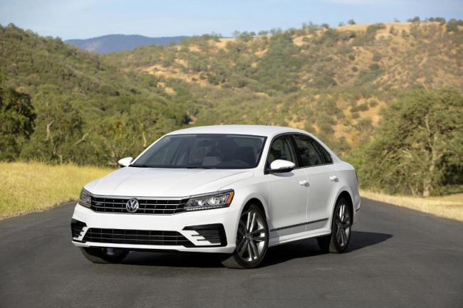 Volkswagen представил обновленную версию Passat (ФОТО)