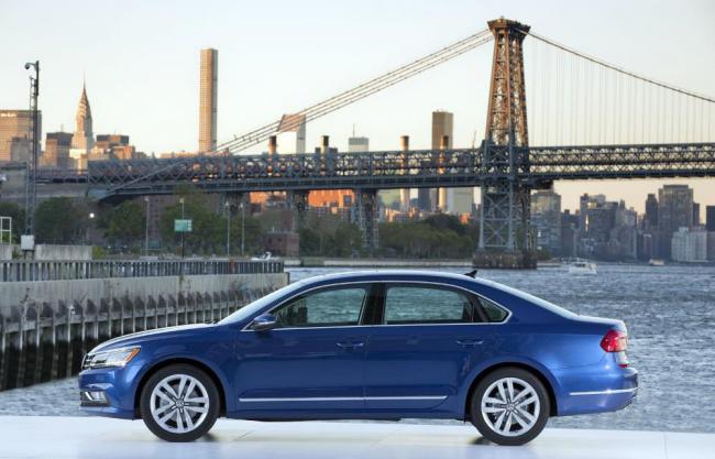 Volkswagen представил обновленную версию Passat (ФОТО)