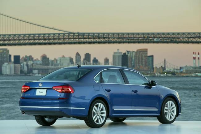 Volkswagen представил обновленную версию Passat (ФОТО)