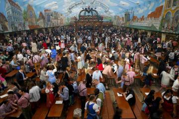 В Германии стартовал один из самых популярных фестивалей на планете (ФОТО)