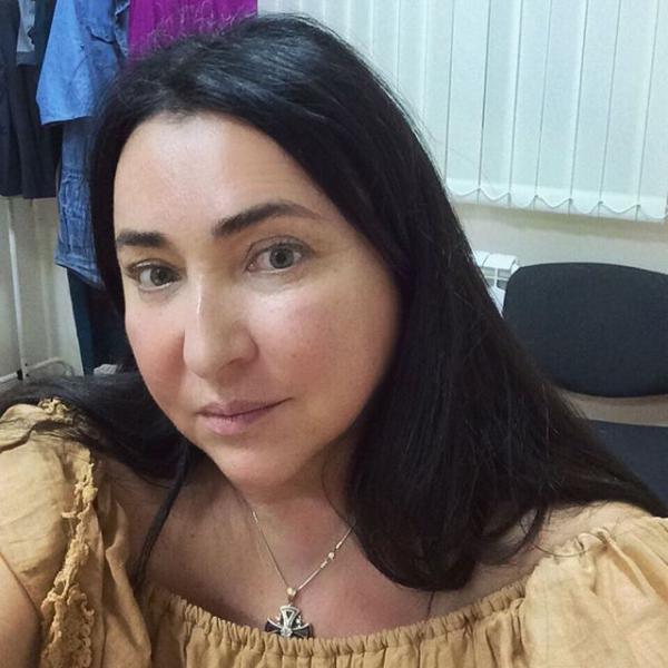 51-летняя Лолита показала себя без макияжа (ФОТО)