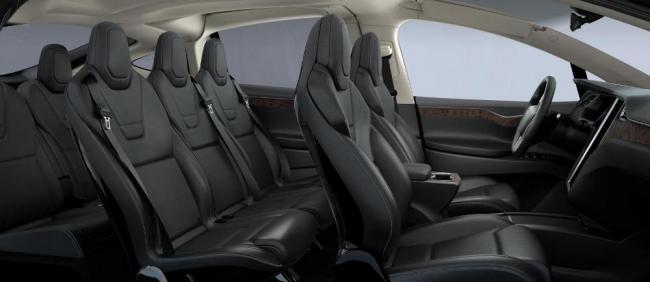 Tesla представила первый электрокроссовер (ФОТО)