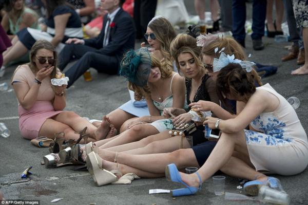 На «Дне Леди» в Великобритании дамы ударили в грязь лицом  (ФОТО) 