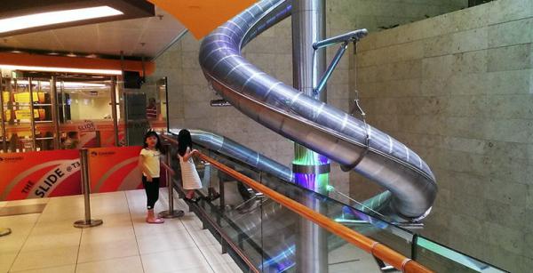 Аэропорт Сингапура сделает ожидание рейса незабываемым (ВИДЕО)