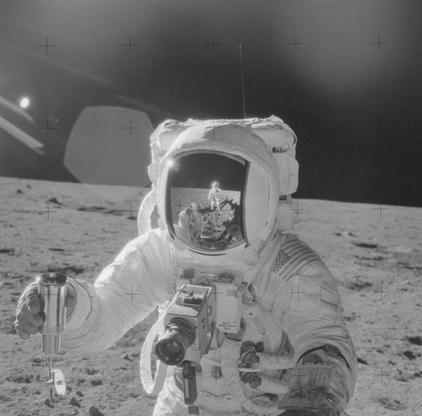 Тайна NASA: в Интернете появились тысячи ранее не опубликованных фотографий  космоса (ФОТО)