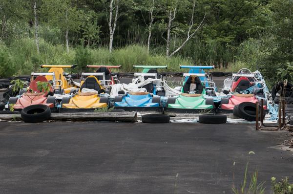 Четыре года спустя: мрачные снимки из зоны отчуждения в Фукусиме (ФОТО)