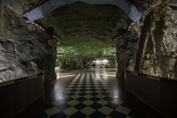 Топ-10 самых впечатляющих станций метро в мире (ФОТО)