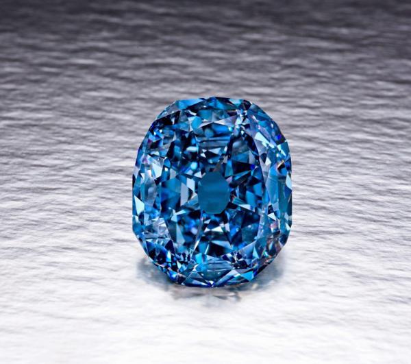 Самые дорогие бриллианты, проданные на аукционах (ФОТО)
