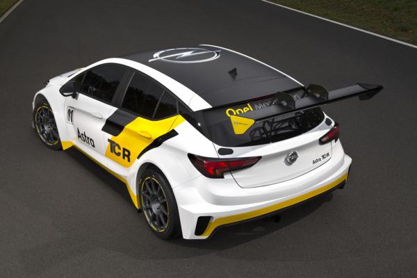 Компания Opel полностью раскрыла гоночную Astra TCR (ФОТО)