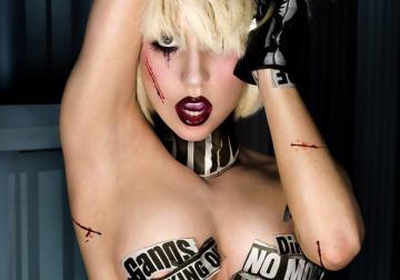 Леди Гага решилась на пластику груди