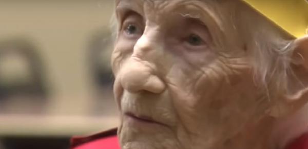 "Супербабушка" - самый старый волонтер на Земле (ФОТО)