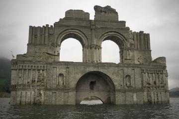 Засуха в Мексике явила миру затопленный древний храм (ФОТО)