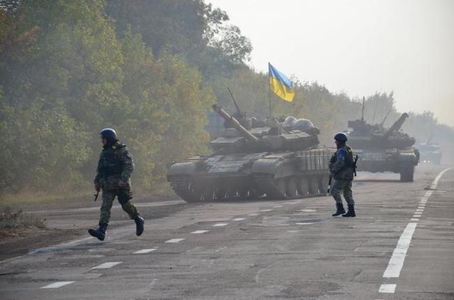 ВСУ отвели танки от линии разграничения (ФОТО)
