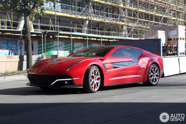 На улицах Германии заметили уникальный спортивный автомобиль (ФОТО)