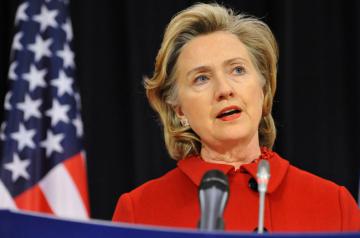 Хиллари Клинтон взяла на себя ответственность за смерть дипломатов США