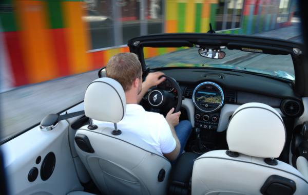 MINI представит в Токио новый кабриолет (ФОТО)