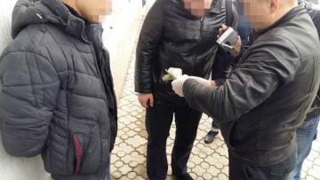 В Одессе на крупной взятке поймали двух милиционеров
