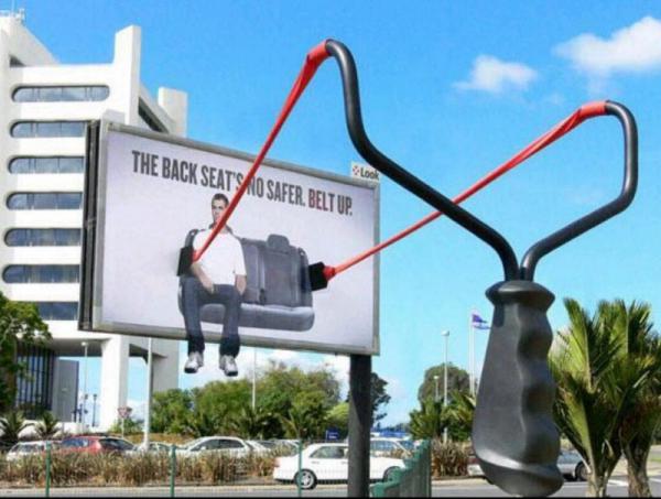 10 примеров рекламы, на которую нужно посмотреть дважды (ФОТО)