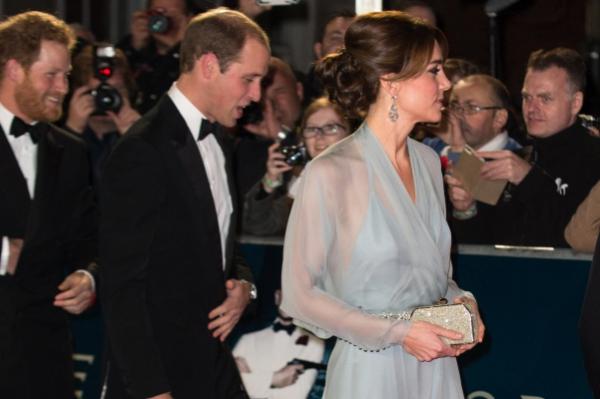 Кейт Миддлтон пришла на премьеру фильма о Бонде без нижнего белья (ФОТО)