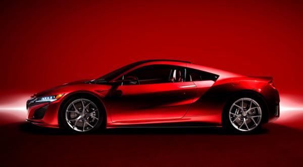 Honda рассказала о достоинствах суперкара NSX (ФОТО)