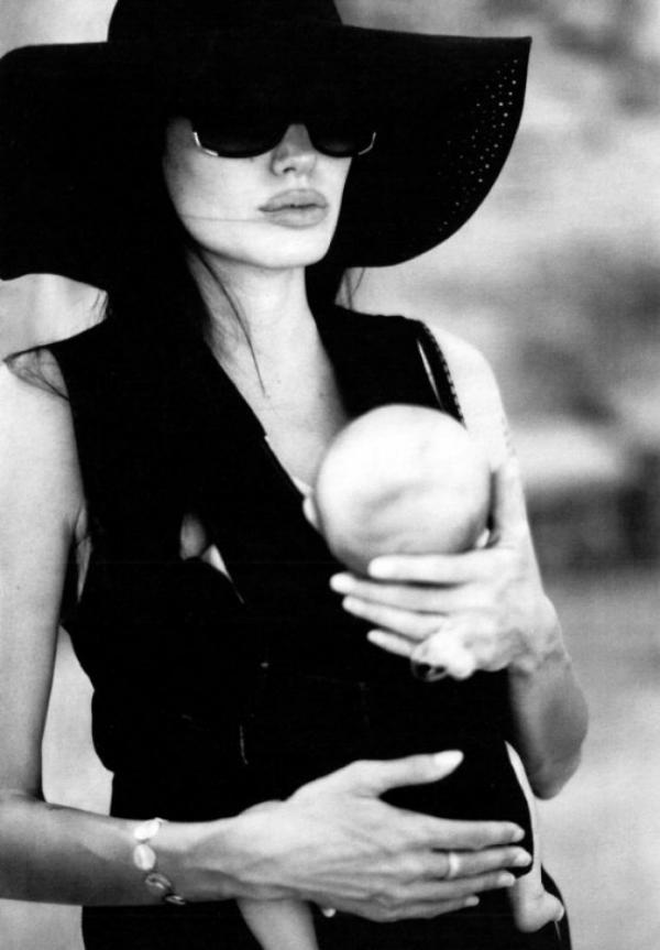 Трогательные фото Анджелины Джоли, снятые Брэдом Питтом (ФОТО)