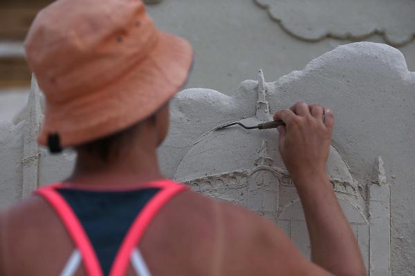 В Майами построили гигантский замок из песка (ФОТО)