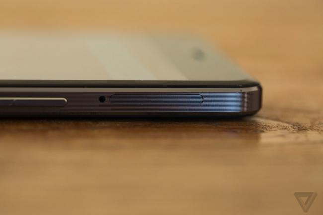 OnePlus представила смартфон из керамики (ФОТО)