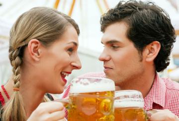 Сексологи: пиво полезно для интимной жизни мужчин