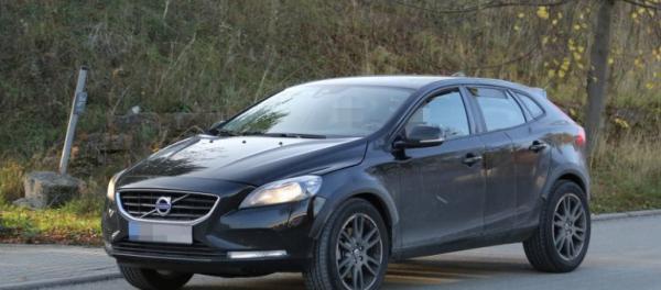 Volvo тестирует новый компактный кроссовер SUV XC40 (ФОТО)